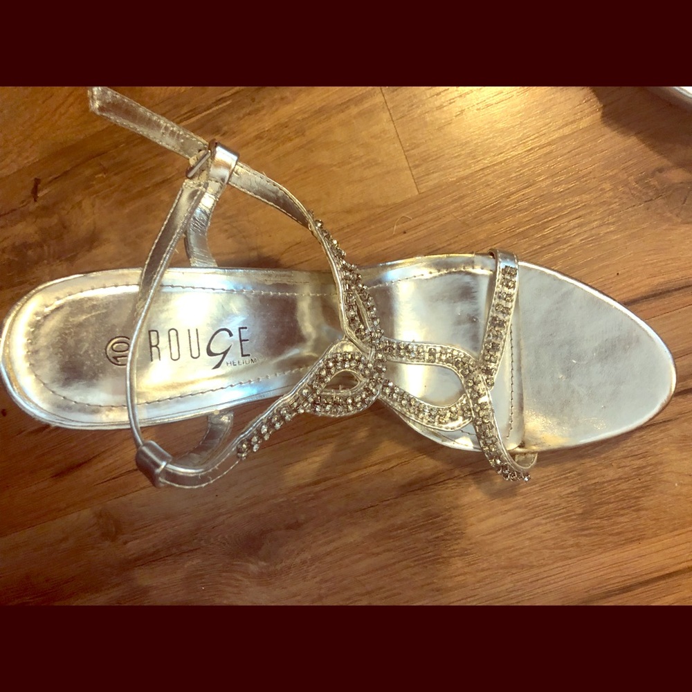 Dressy Rhinestone Heeled Sandals 💛